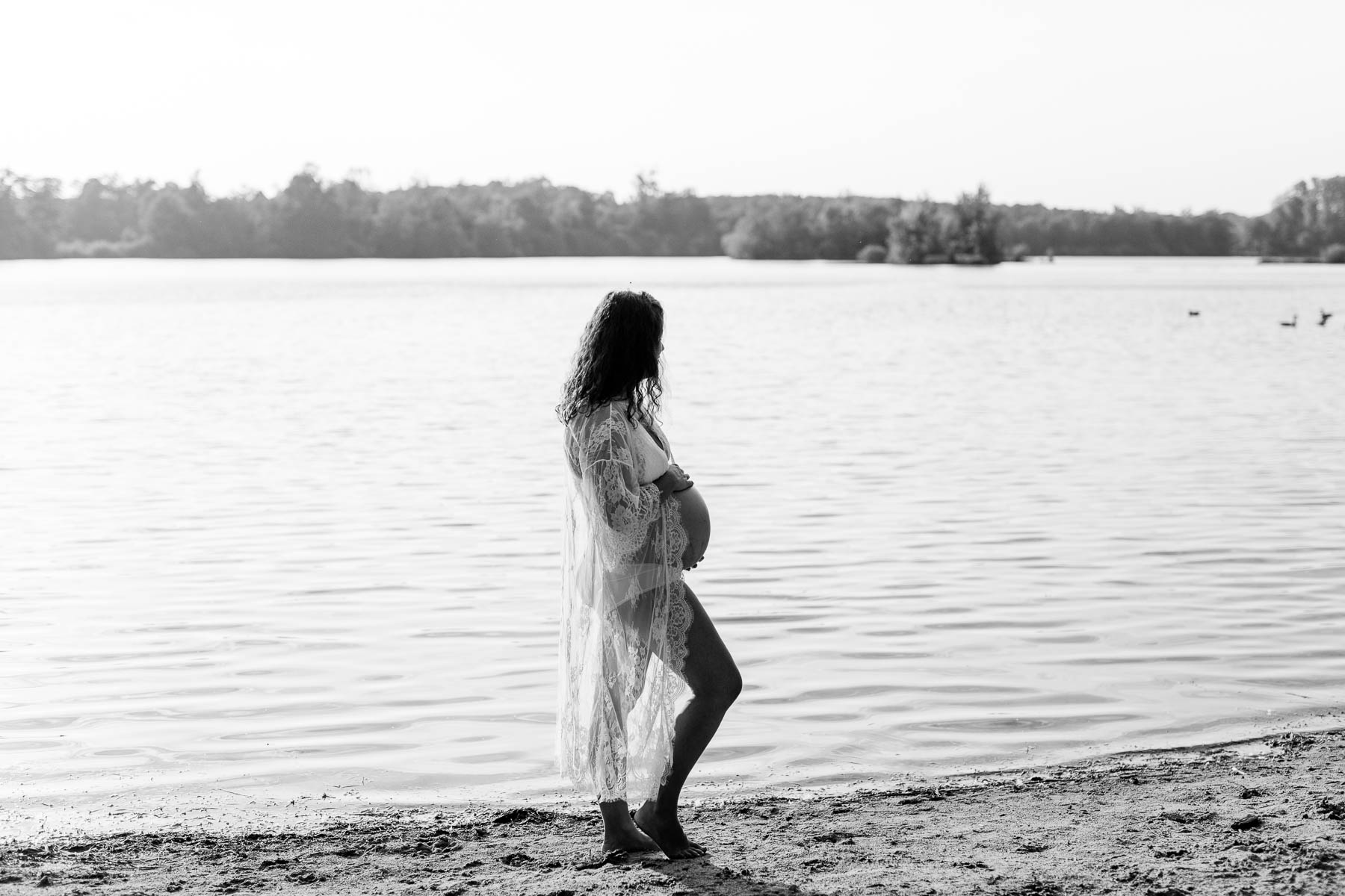 babybauch fotoshooting am see